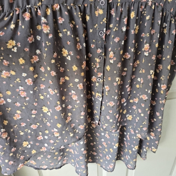 Torrid  Floral Sheer Chiffon Tunic Shirt Sz 2X  Babydoll High Low Roll Tab Sleev - Picture 9 of 12